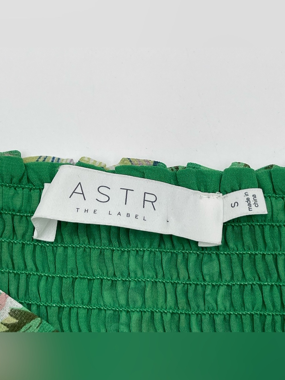 ASTR the Label Summer Magic Green Floral Print Puff Sleeve Wrap Top Blouse Small - Picture 6 of 12